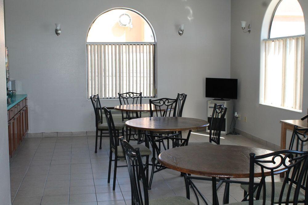 Rodeway Inn Red Oak Экстерьер фото