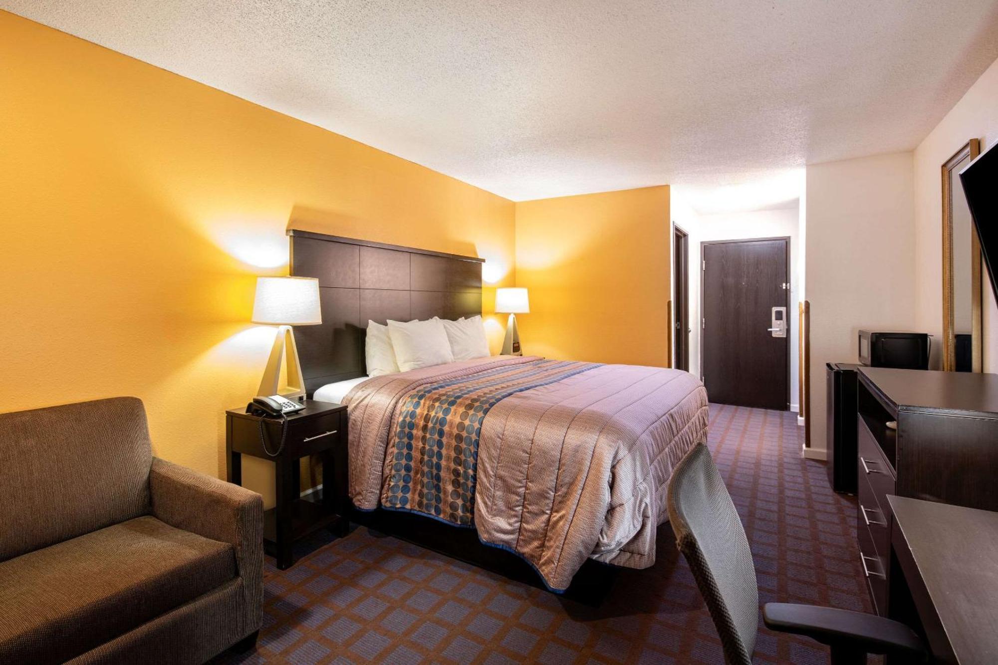 Rodeway Inn Red Oak Экстерьер фото