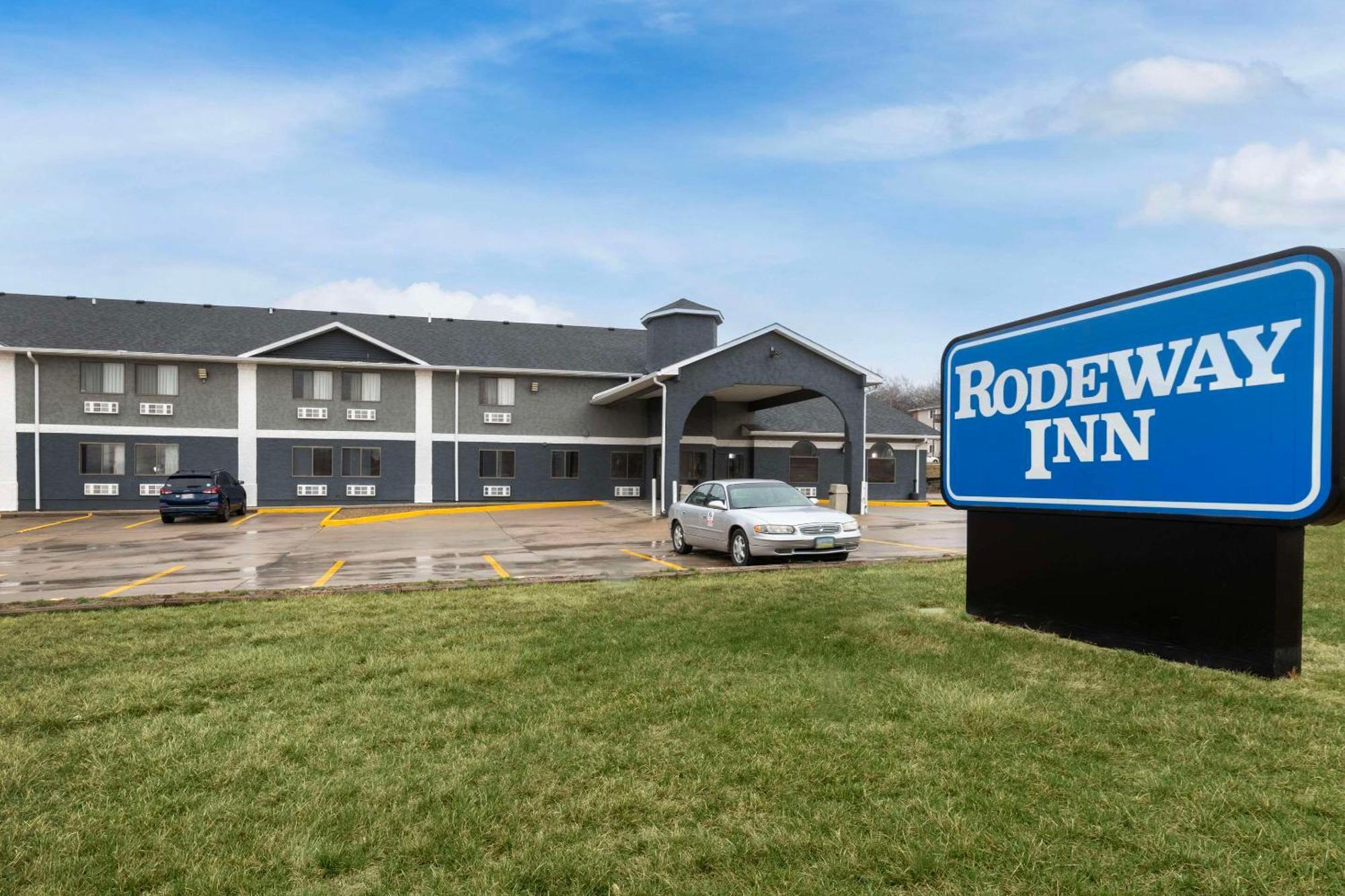 Rodeway Inn Red Oak Экстерьер фото
